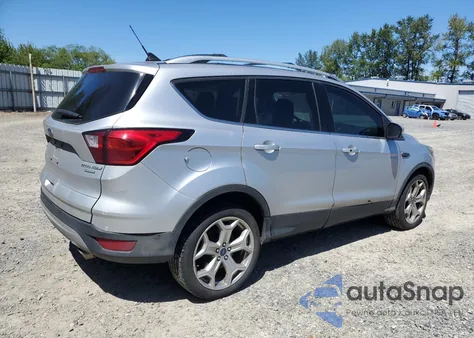 2019 Ford Escape Titanium из США, поврежденный, VIN 1FMCU0J92KUB62184